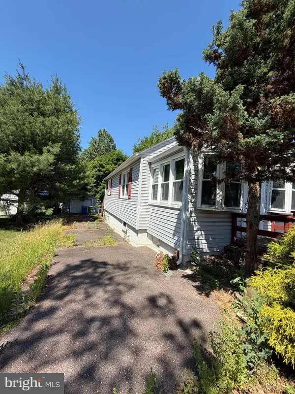 304 PINE ST, Blackwood, NJ 08012