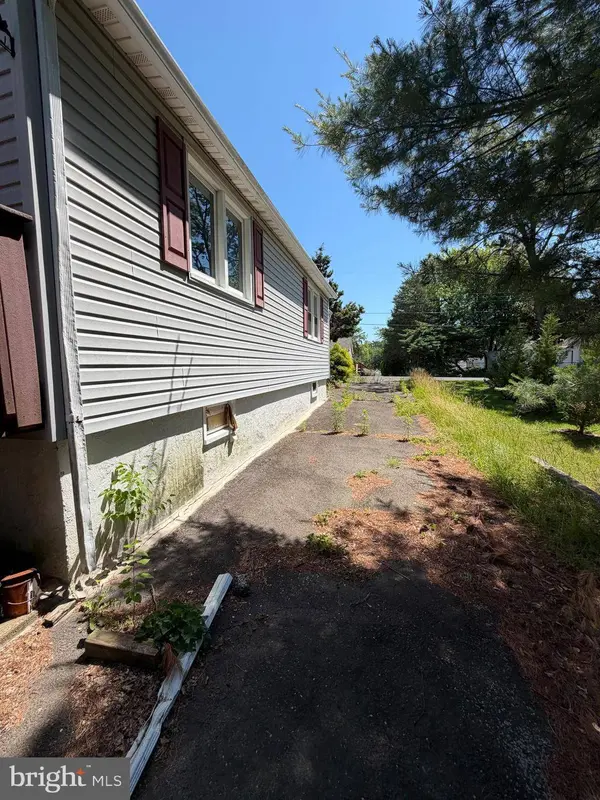304 PINE ST, Blackwood, NJ 08012