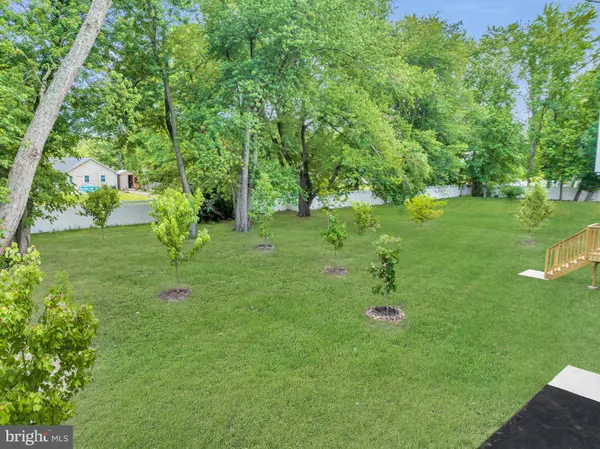 13 BEAVER AVE, Mount Laurel, NJ 08054