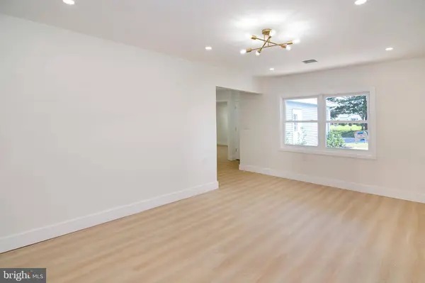 3 NARBERTH PL, Southampton, NJ 08088