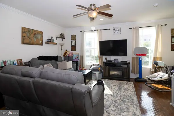 14 VILLAGE GREEN LN, Sicklerville, NJ 08081