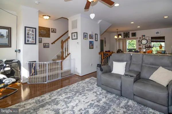 14 VILLAGE GREEN LN, Sicklerville, NJ 08081