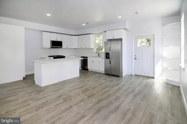 215 BILLINGSPORT RD, Paulsboro, NJ 08066
