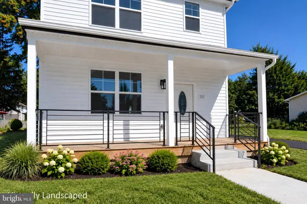 215 BILLINGSPORT RD, Paulsboro, NJ 08066