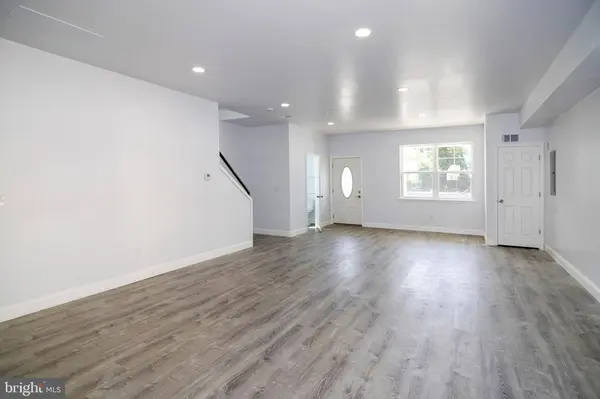 215 BILLINGSPORT RD, Paulsboro, NJ 08066