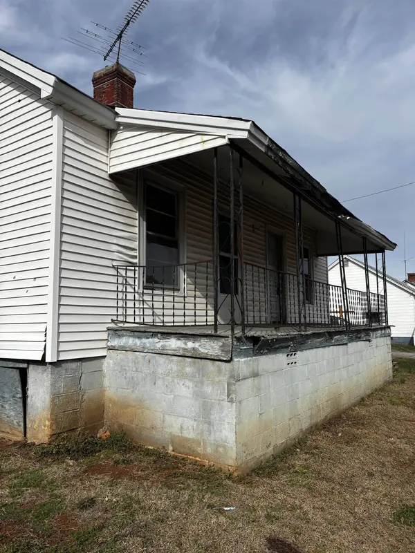318 S 6th ST, Lockhart, SC 29379