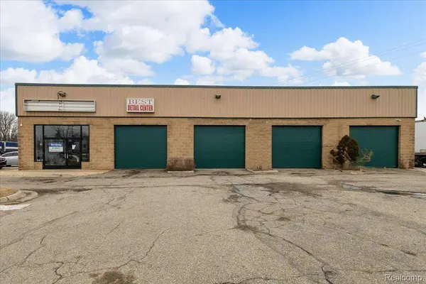 1315 S Waverly RD, Lansing, MI 48917