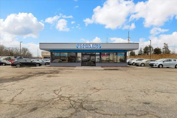 1315 S Waverly RD, Lansing, MI 48917