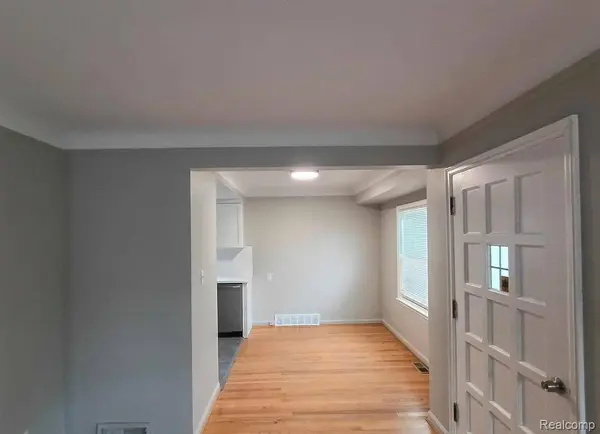 1809 Kingsbury AVE, Dearborn, MI 48128