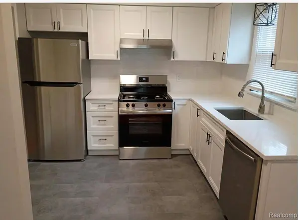 1809 Kingsbury AVE, Dearborn, MI 48128