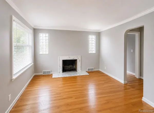 1809 Kingsbury AVE, Dearborn, MI 48128
