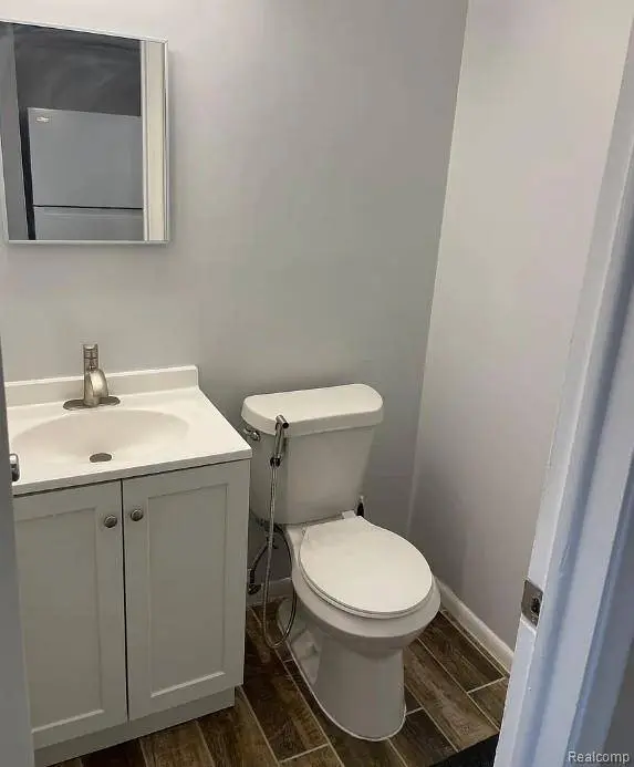 6911 Town LN, Dearborn Heights, MI 48127