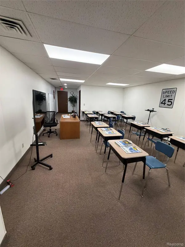 1771 Dix HWY #201, Allen Park, MI 48146