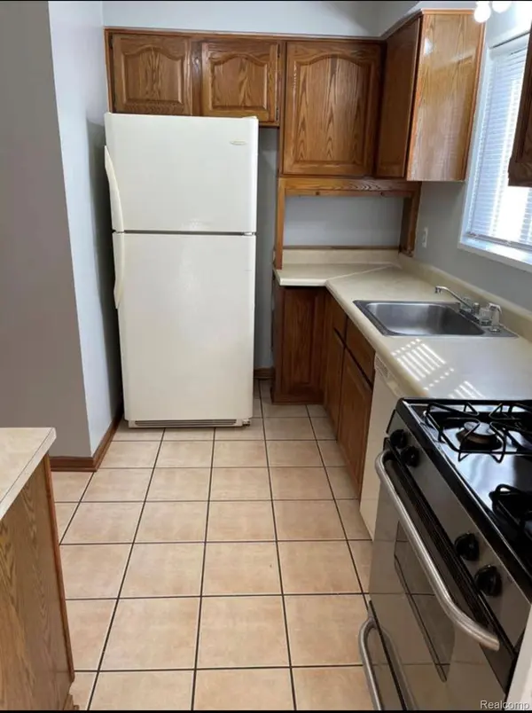 6763 Garling DR, Dearborn Heights, MI 48127