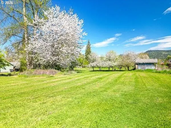 885 66TH ST, Springfield, OR 97478