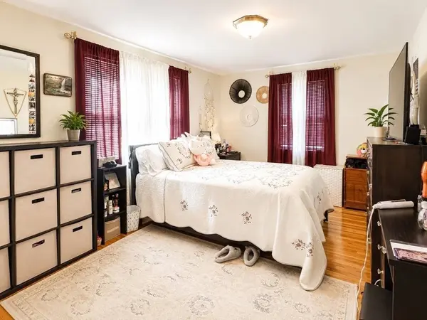 18 Pierce St, Malden, MA 02148
