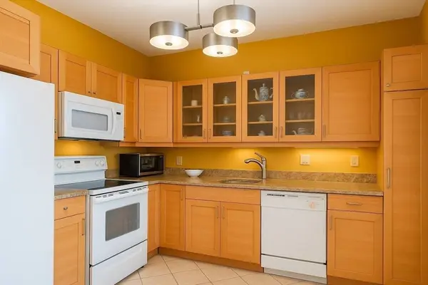 200 Cove Way #107, Quincy, MA 02169