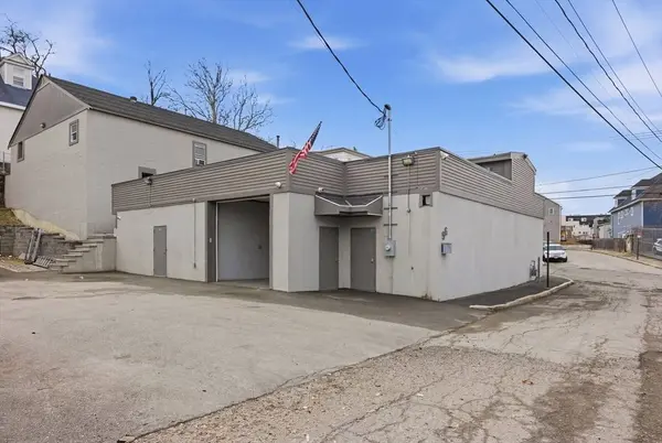 20-26 Howard St, Lowell, MA 01851