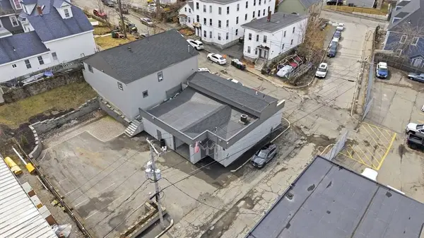 20-26 Howard St, Lowell, MA 01851