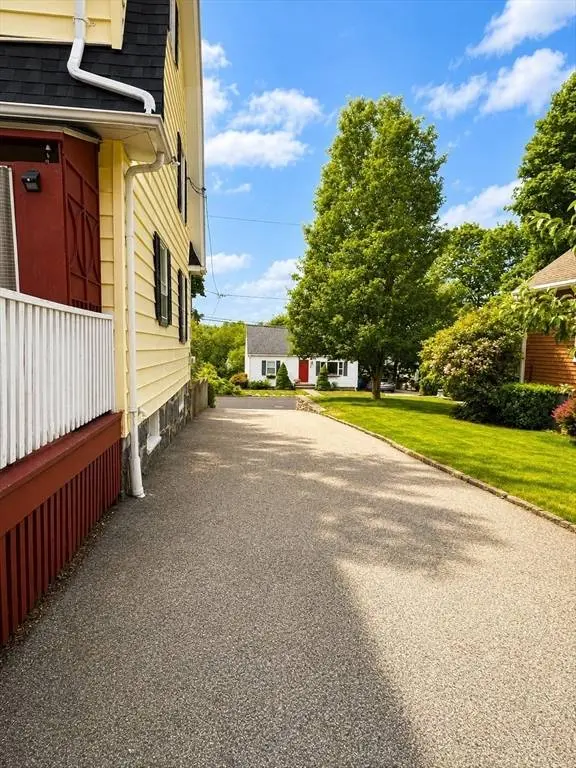 19 Cavanaugh Rd, Braintree, MA 02184