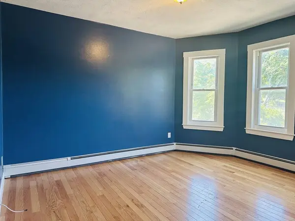 113 Dale St #2, Boston, MA 02119