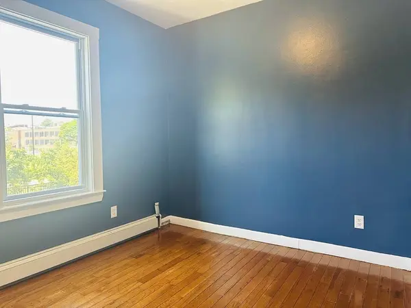 113 Dale St #2, Boston, MA 02119