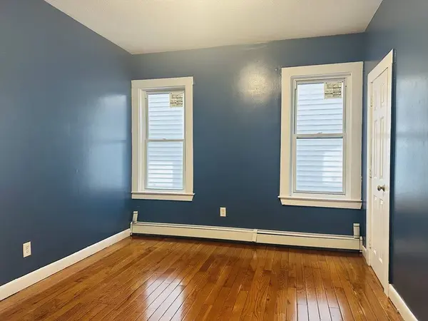 113 Dale St #2, Boston, MA 02119