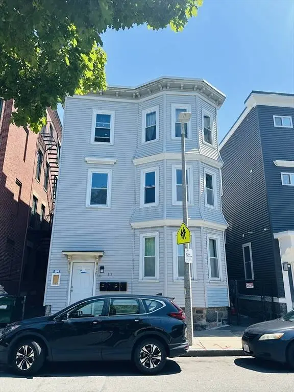 113 Dale St #2, Boston, MA 02119