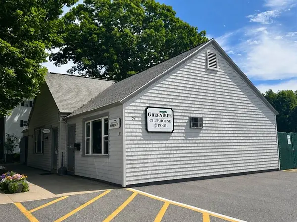 55 Greentree Ln #25, Weymouth, MA 02190