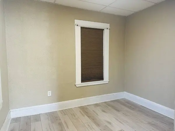 205 Bussey St #101, Dedham, MA 02026