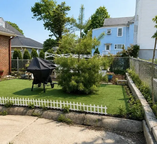 18 Pierce St, Malden, MA 02148