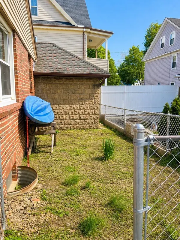 18 Pierce St, Malden, MA 02148