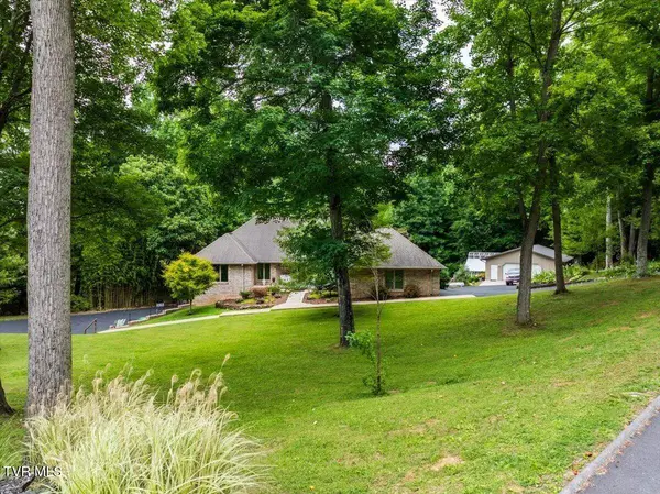 2031 Ridgefield RD, Johnson City, TN 37601