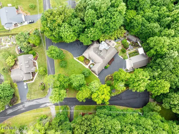 2031 Ridgefield RD, Johnson City, TN 37601