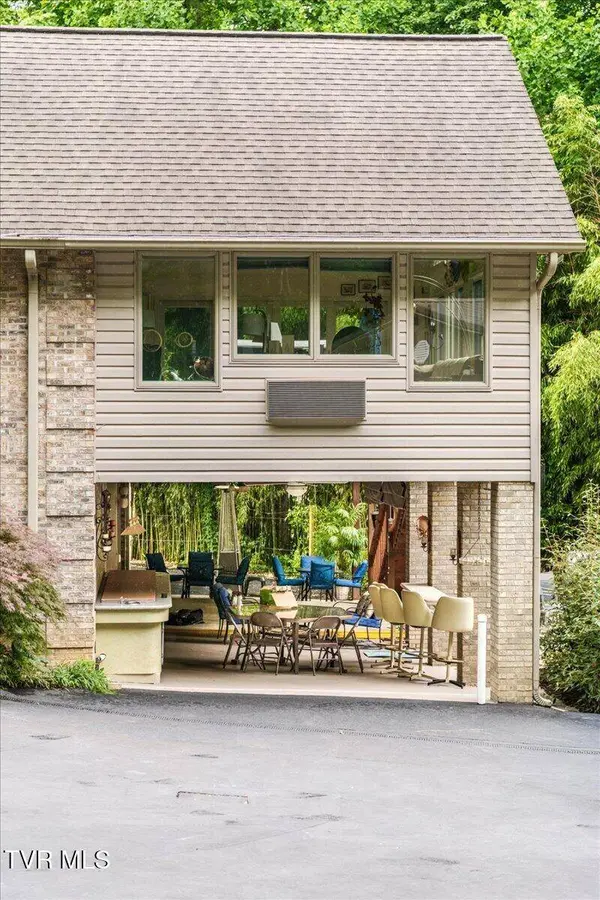 2031 Ridgefield RD, Johnson City, TN 37601