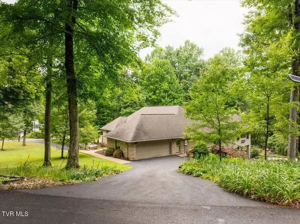 2031 Ridgefield RD, Johnson City, TN 37601