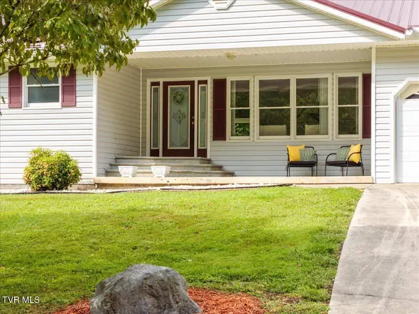 1296 Mountain View RD, Rogersville, TN 37857