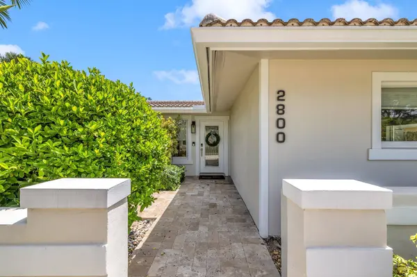 2800 NE 21st AVE, Lighthouse Point, FL 33064