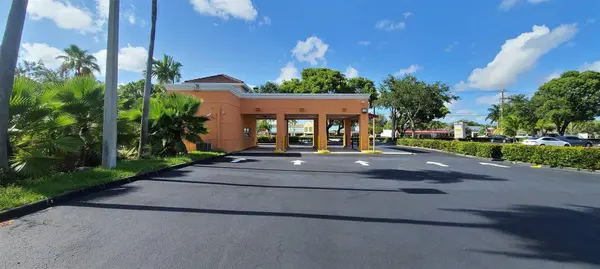 5300 Coconut Creek Pkwy, Margate, FL 33063
