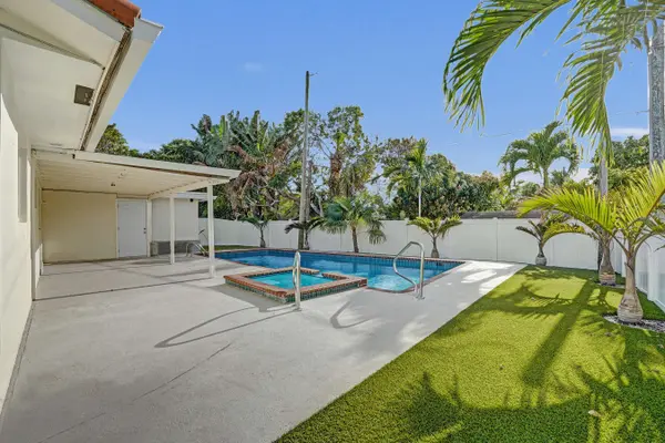 3779 NW 4th CT, Boca Raton, FL 33431