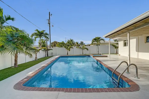 3779 NW 4th CT, Boca Raton, FL 33431