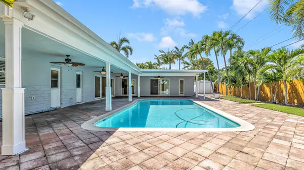2241 NE 33rd ST, Lighthouse Point, FL 33064
