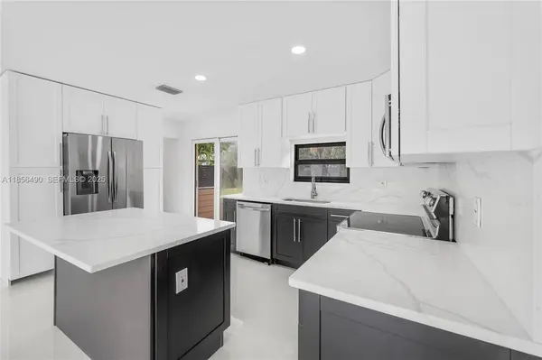 949 SE 5th St, Deerfield Beach, FL 33441-5921