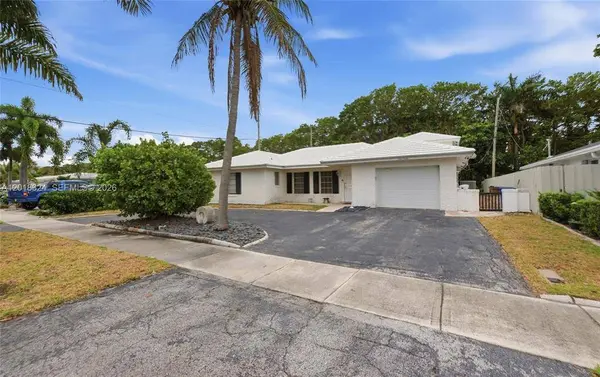 1310 SE 14th Ct, Deerfield Beach, FL 33441