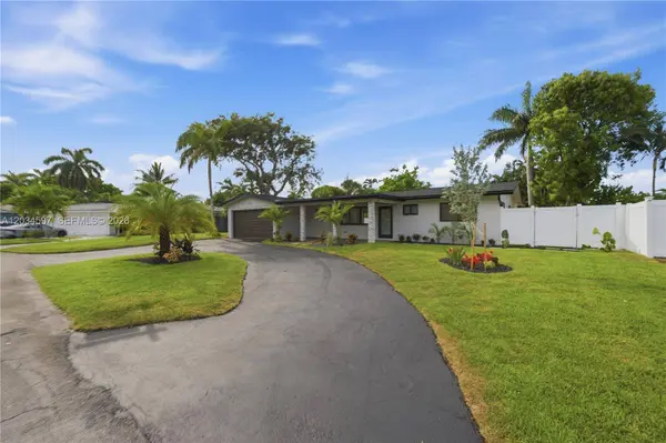 2731 NE 52nd ST, Lighthouse Point, FL 33064