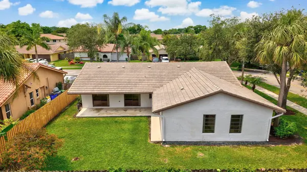 7909 NW 18th PL, Margate, FL 33063