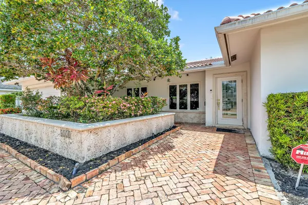 4220 NE 26th AVE, Lighthouse Point, FL 33064