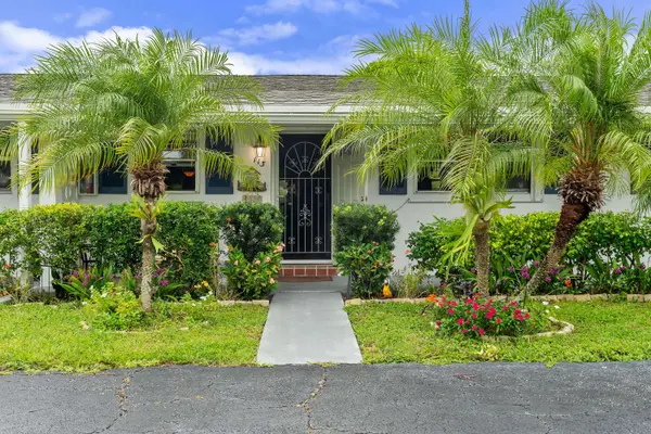 2017 SW Golf LN #113, Boynton Beach, FL 33426