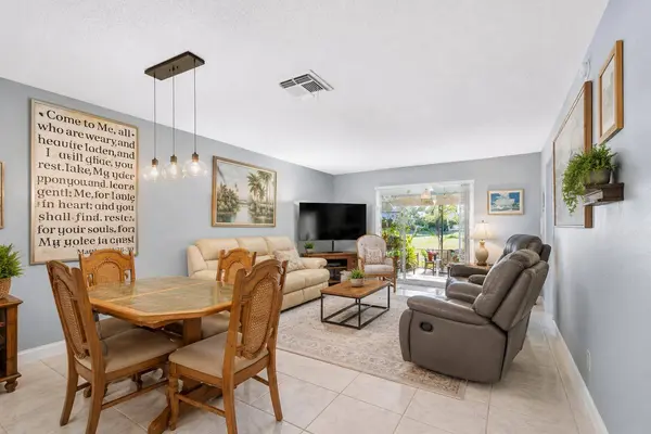 2017 SW Golf LN #113, Boynton Beach, FL 33426