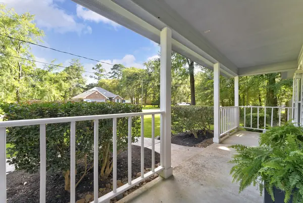 423 Tallow Dr, Conroe, TX 77385-9535